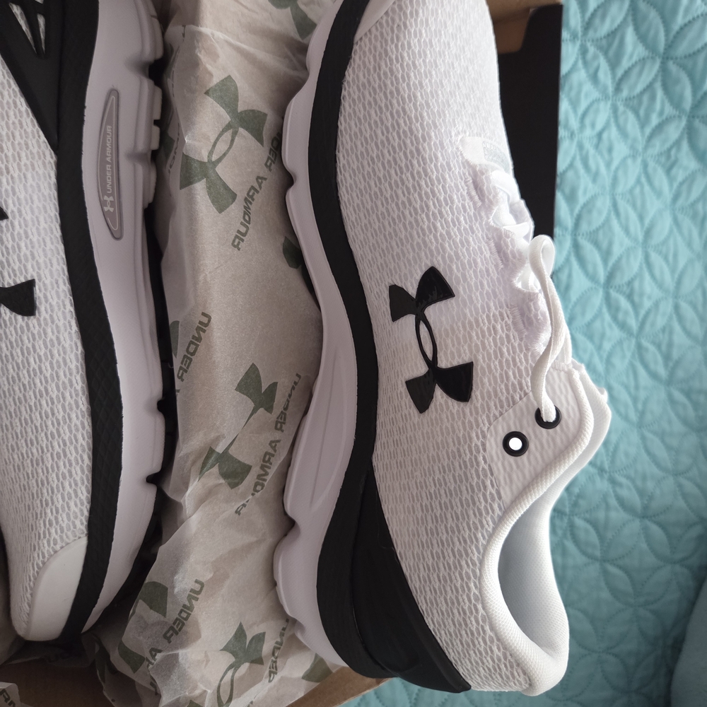 Under Armour White and Black Sneakers - Picture 4 of 6